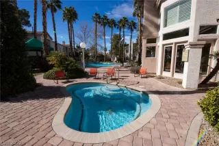 Photo #6: 2073810 Listing