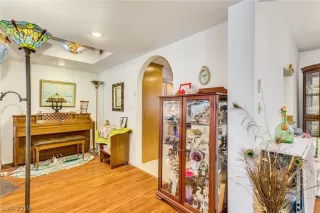 Photo #4: 2073864 Listing 