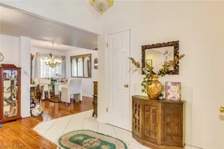 Photo #5: 2073864 Listing 