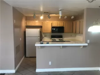 Photo #5: 2073882 Listing 