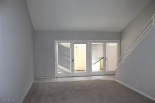 Photo #6: 2073939 Listing