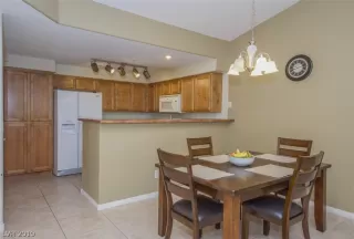 Photo #3: 2073984 Listing 