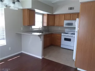 Photo #2: 2074017 Listing 
