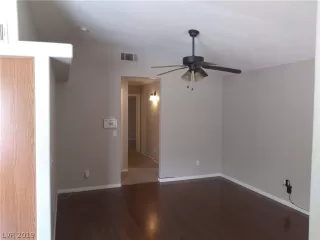 Photo #3: 2074017 Listing 
