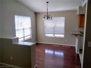 Photo #4: 2074017 Listing 