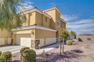 Photo #1: 2074036 Listing 