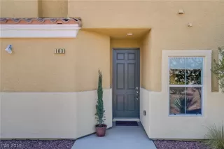 Photo #2: 2074036 Listing 