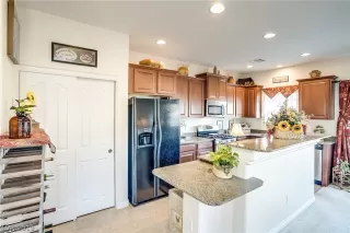 Photo #3: 2074036 Listing 