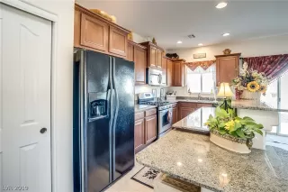 Photo #4: 2074036 Listing 