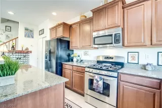 Photo #6: 2074036 Listing 