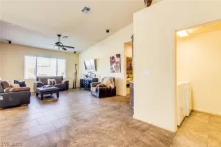 Photo #3: 2074091 Listing 