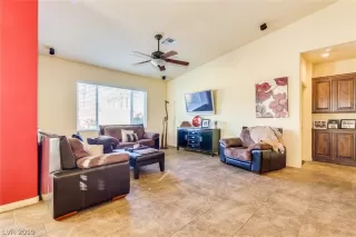 Photo #5: 2074091 Listing 