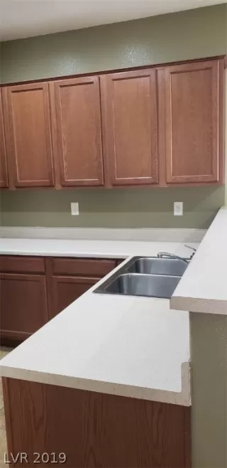 Photo #4: 2074114 Listing