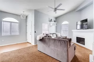 Photo #5: 2074174 Listing