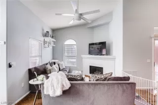 Photo #6: 2074174 Listing