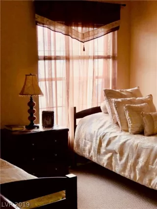 Photo #5: 2074182 Listing