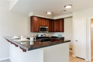 Photo #3: 2074208 Listing