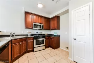 Photo #5: 2074208 Listing