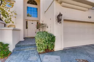 Photo #2: 2074253 Listing