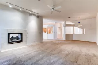 Photo #4: 2074253 Listing