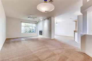 Photo #5: 2074253 Listing