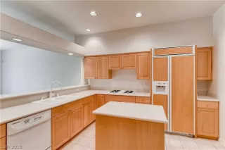 Photo #6: 2074253 Listing