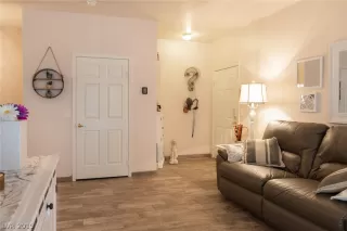 Photo #2: 2074270 Listing