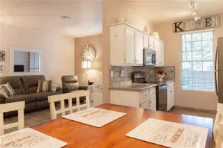 Photo #3: 2074270 Listing