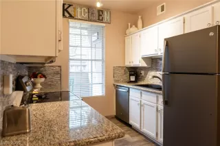 Photo #4: 2074270 Listing