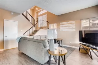 Photo #2: 2074293 Listing