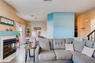 Photo #5: 2074293 Listing