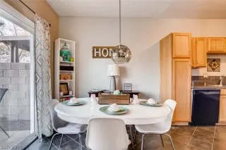 Photo #6: 2074293 Listing