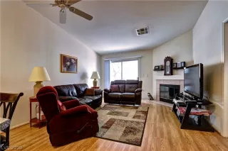 Photo #3: 2074294 Listing