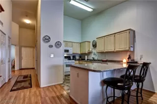 Photo #4: 2074294 Listing