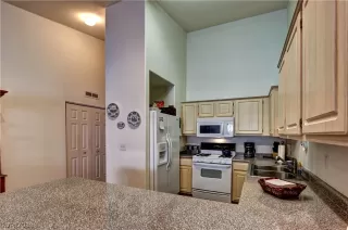 Photo #5: 2074294 Listing