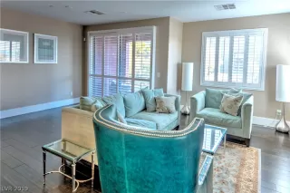 Photo #2: 2074319 Listing