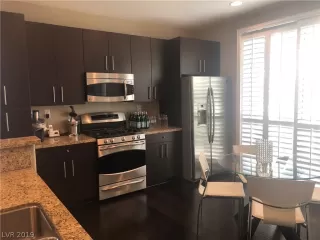 Photo #6: 2074319 Listing