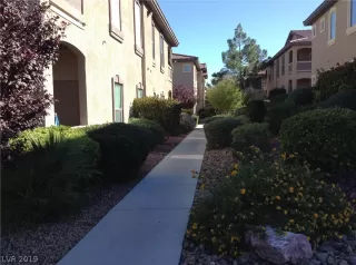 Photo #5: 2074385 Listing