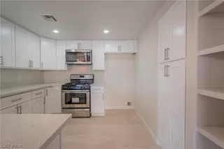 Photo #3: 2074387 Listing