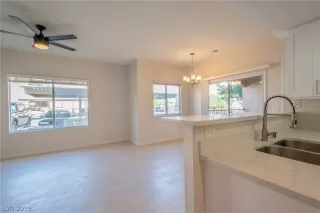 Photo #4: 2074387 Listing