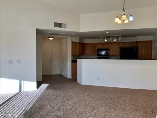 Photo #5: 2074431 Listing 