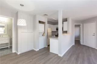 Photo #3: 2074478 Listing 