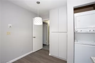 Photo #6: 2074478 Listing 