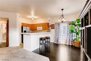 Photo #4: 2074485 Listing