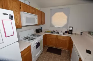 Photo #5: 2074515 Listing 