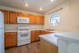 Photo #3: 2074543 Listing 