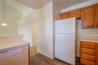 Photo #5: 2074543 Listing 