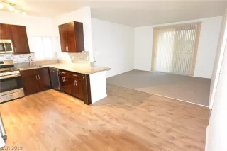 Photo #4: 2074545 Listing