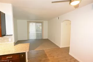 Photo #5: 2074545 Listing