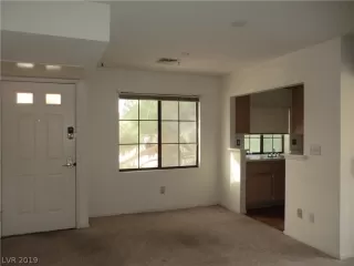 Photo #3: 2074563 Listing